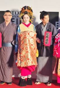 安達祐實以花魁造型參加星光大道