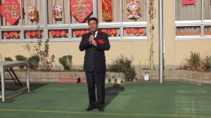 遠從台灣來日參加春節活動的僑務委員會副委員長任弘，致詞感謝僑校校友積極參與僑界活動