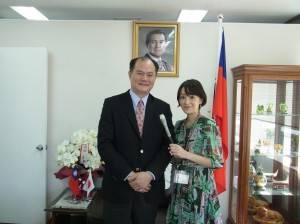 粘處長接受專訪時的情況