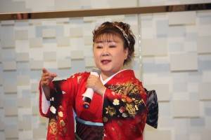 プロ歌手 麻生直花さん