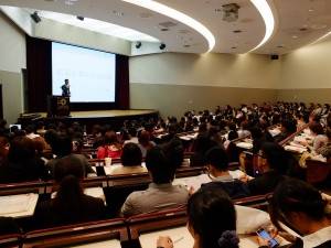 日系企業への就職活動に関する講演にも多くの人が耳を傾けた