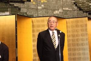 日本電子専門学校多忠和理事長