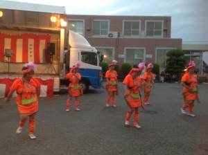 在東洋水產企業主辦的活動上,山梨台灣總會帶來精采的表演贏得掌聲