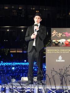 高良健吾也說聖誕節工作時大家都會很嗨