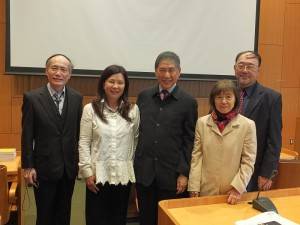 左起為：東京大學文學部中國文學研究室教授藤井省三、趨勢教育基金會執行長陳怡蓁、台灣作家白先勇和作家張淑香，與台大「白先勇文學講座」主辦人柯慶明
