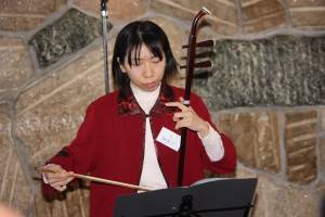 林悦子博士（二胡演奏）