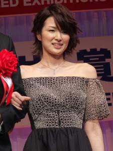 升格當媽媽的吉瀨美智子是30歲世代的獲獎人