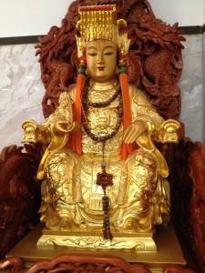 日本媽祖會會長曾鳳蘭表示日後計畫將為該會所有的「金媽祖」另建廟宇