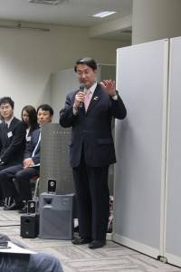 急遽駆け付けた鳥取県知事・平井伸治氏
