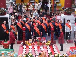 由橫濱天后宮理事陳祐國擔任主祭,和橫濱當地僑領及駐處處長粘信士等人一同參拜