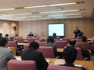 神奈川縣日華親善議員聯盟會長松田良昭，致詞歡迎駐橫濱辦事處處長粘信士到場演講
