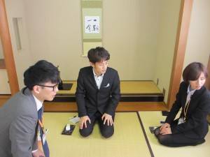 阿松氏と話す台湾人研修生