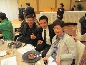 BonVoyage総編集長・呉建誼氏（左）