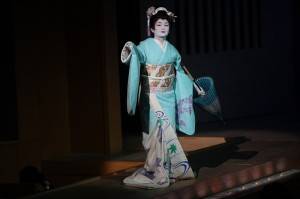 學習日本傳統舞蹈１２年之久的張懿文表示，希望將來可以和千藤會的老師山本真由美，到台灣辦千藤會