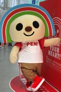 ポーズをキメるOPENちゃん