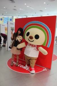 OPENちゃんファンの三品絢香さんとOPENちゃん