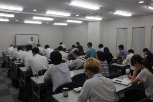講演会は満席だった