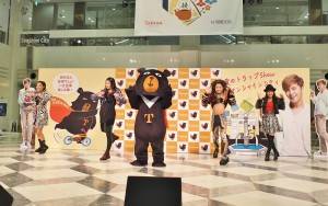 台灣觀光局超級組長喔熊和日本美少女團體Ｊ☆Ｄｅｅ’Ｚ表演