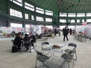 「オキナワベンチャーマーケット 万国津梁大異業種交流会」会場にて。台湾企業のブースが会場の3分の1を占めていた。