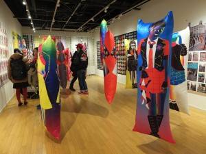 LEE KAN KYO初の個展開催。日本のアイドルカルチャーを抱き枕などで表現