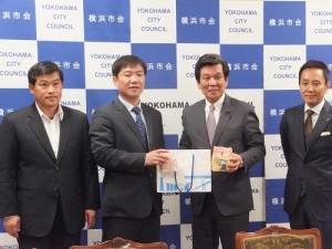 兩市議員姐妹會互贈紀念品