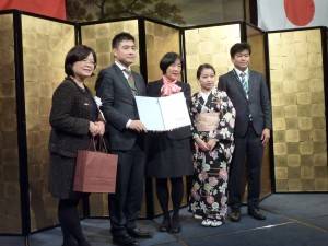 ⑧1ヶ所、1ヶ所に感謝状と記念品を贈呈