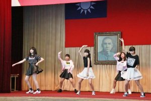 在校生表演熱舞歡迎小１新生