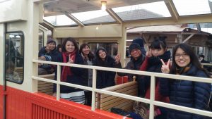 日本千葉台灣商會青年部秋季賞楓行，搭乘開放式列車