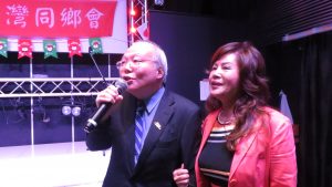 郭副代表上台高歌一曲