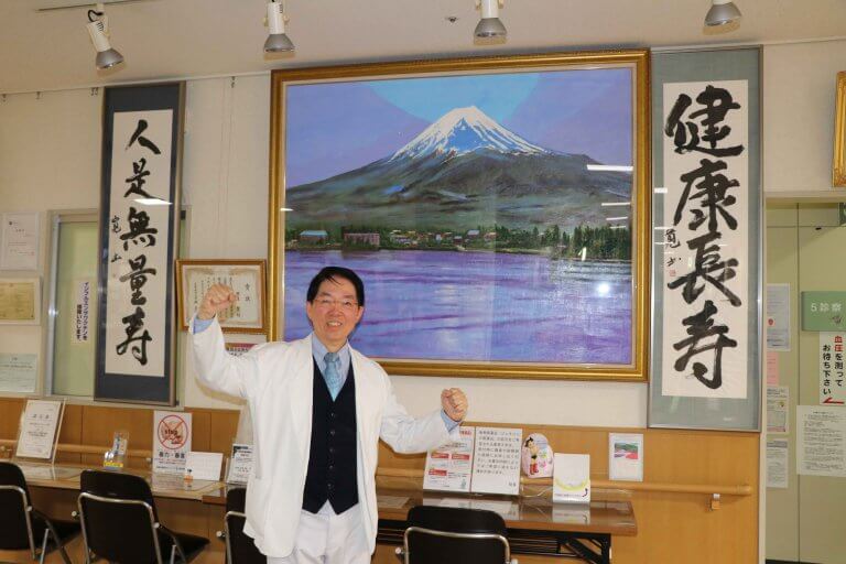 盼以繪畫鼓勵病人 周東寬獲極美展文部科學大臣獎