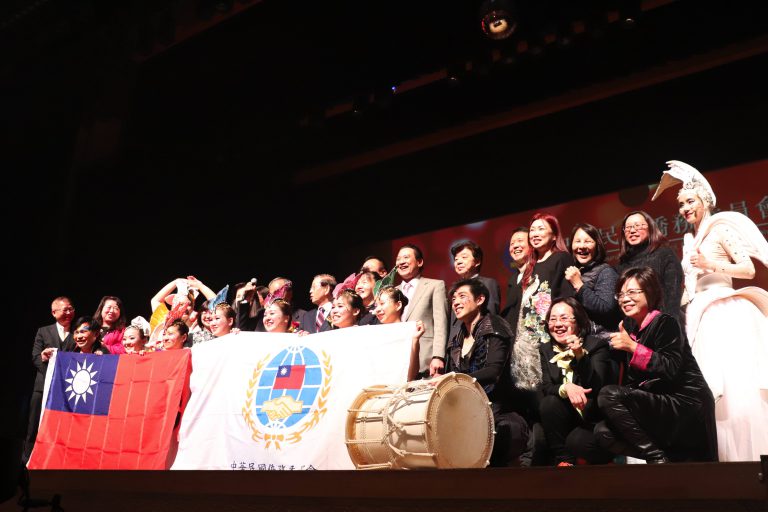 僑委會春節文化訪問團於日本公演博得滿場喝采