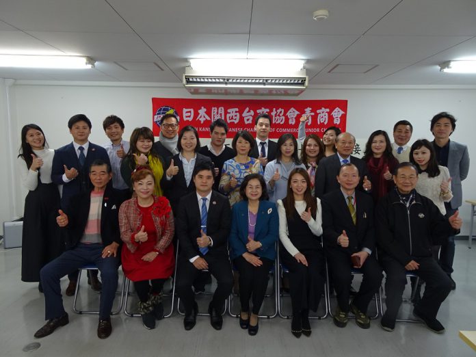 關西青商與關西台商前輩合照1