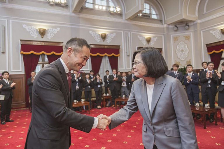 蔡英文接見自民黨青年局　盼發揮影響力加深關係