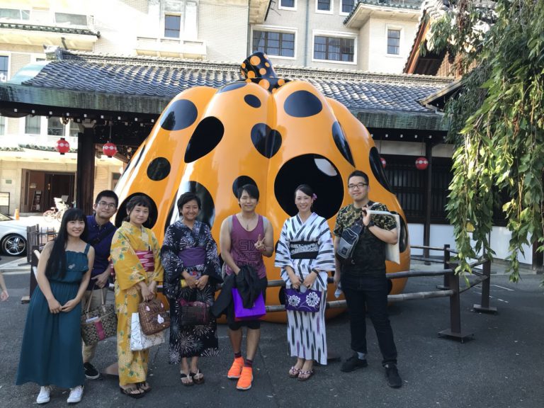 京都華僑総会青年部が祇園散策など主催