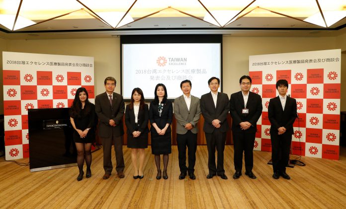 【圖說】台灣精品醫療產品發表會由外貿協會行銷專案處 吳致儀組長(右5)、台灣駐大阪