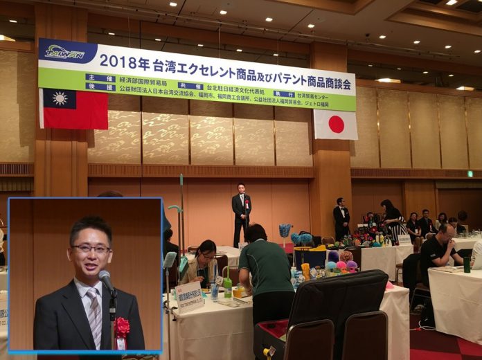 ①挨拶する鄭団長