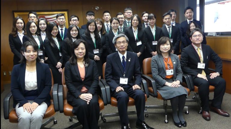 「国際企業人材育成センター」の研修生が福岡県庁と領事館を訪問