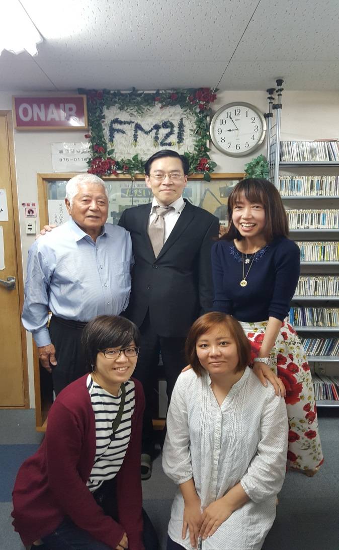 范振國處長受沖繩電台採訪　說明政經和台沖關係