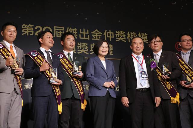 14afb945-0858-4b64-92e4-db9df0bc9714