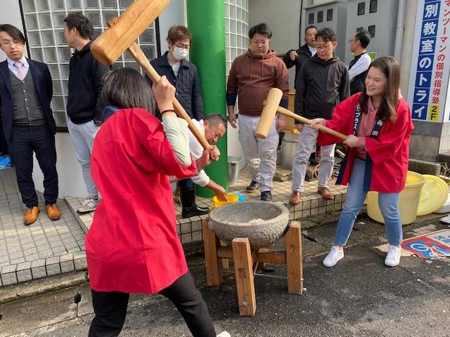 日本の「お餅つき」を楽しんだＩＴＩ研修生