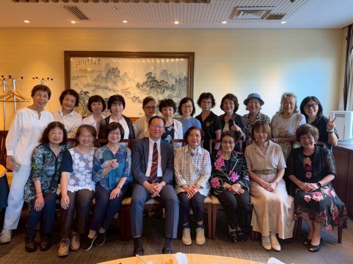 合影留念 合影留念