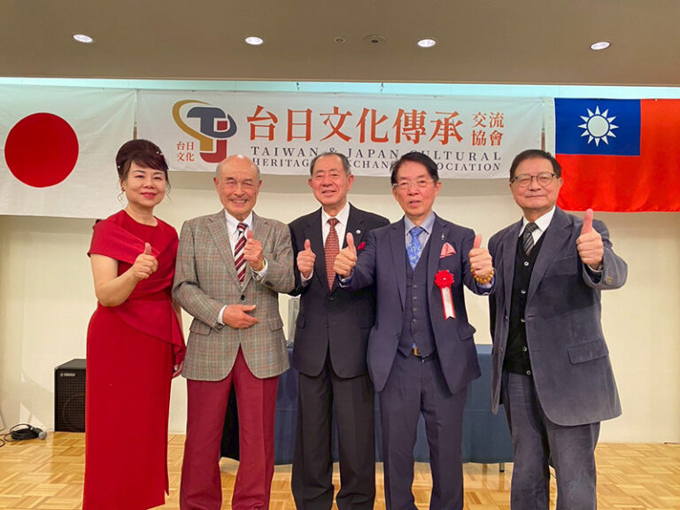 台日文化伝承交流協會忘年會現場貴賓合影。