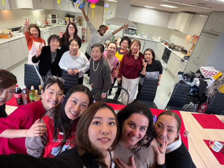 台灣國際交流茶話會會長宮永利智主辦在神戶六甲島舉辦台灣元宵料理派對　多國人士共賞燈籠文化