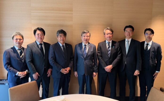 日本前數位大臣平將明(右3)、前內閣官房副長官木原誠二(左3)及前內閣府大臣政務官西野太亮(左2)3名眾議員29日訪臺,28日我設壯行宴歡送 日本前數位大臣平將明(右3)、前內閣官房副長官木原誠二(左3)及前內閣府大臣政務官西野太亮(左2)3名眾議員29日訪臺,28日我設壯行宴歡送
