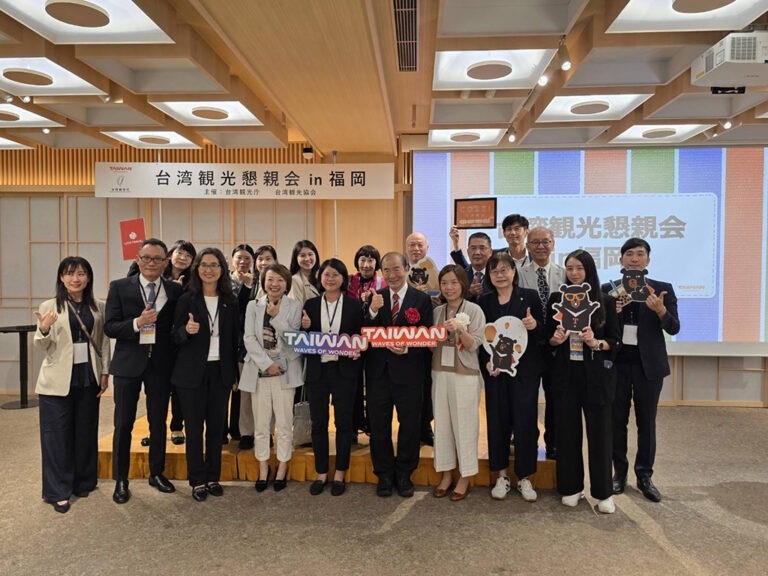 陳處長與出席廠商合影