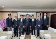 衆参議員が超党派「台湾海峡の平和と安定考える会」発足 林佳竜外相「歓迎」 李逸洋駐日代表(中央)と北村晴男衆院議員(左から3人目)、石平参院議員(右から2人目)=石平氏のXから