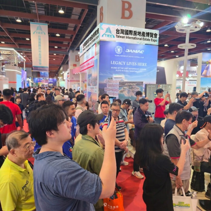 去年展會現場,吸引滿滿人潮熱烈參與。(圖/台灣國際房地產博覽會提供) 去年展會現場,吸引滿滿人潮熱烈參與。(圖/台灣國際房地產博覽會提供)