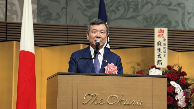 李逸洋代表